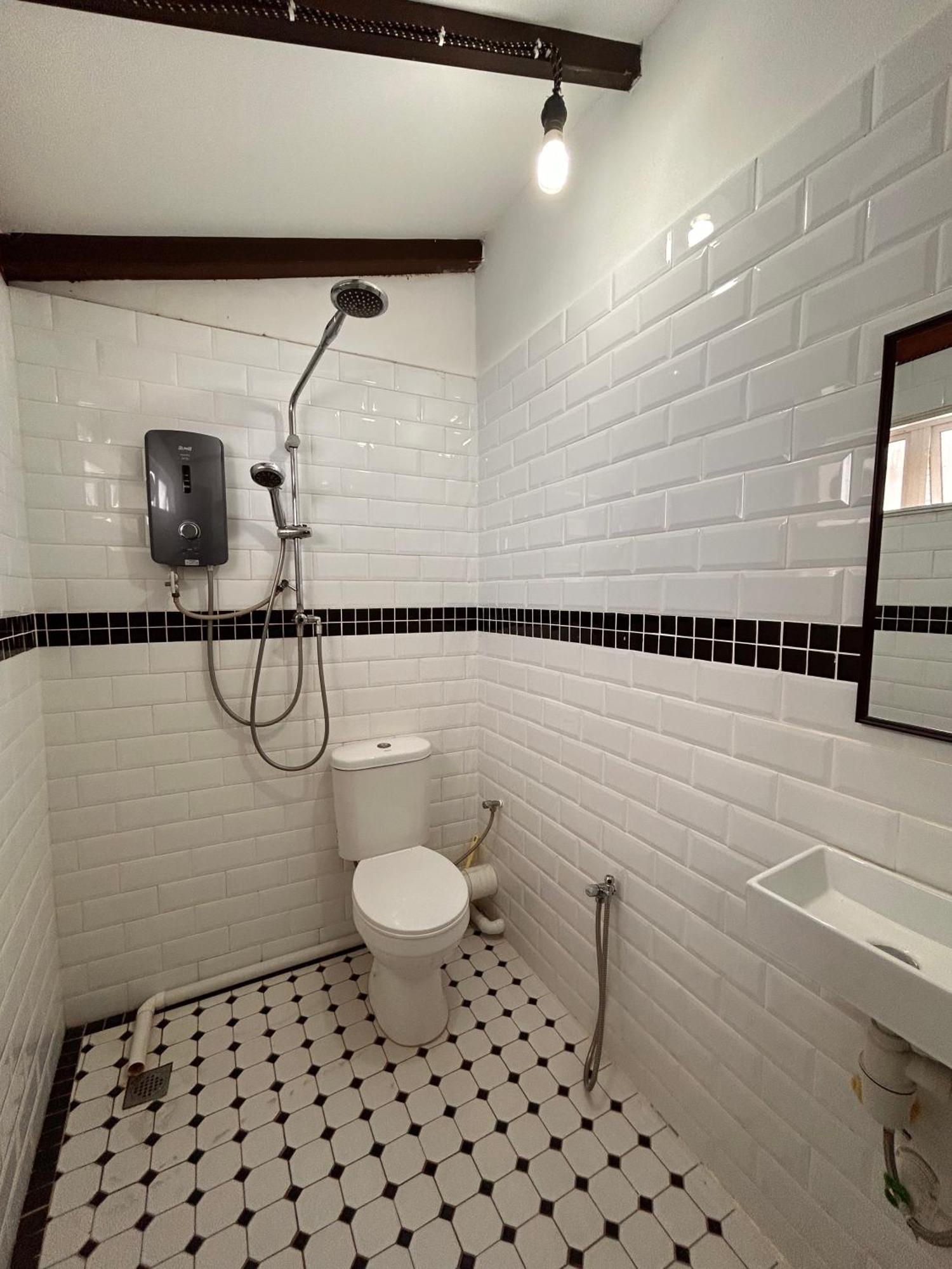 New Great Shanghai Female Hostel Джордж Таун Екстериор снимка