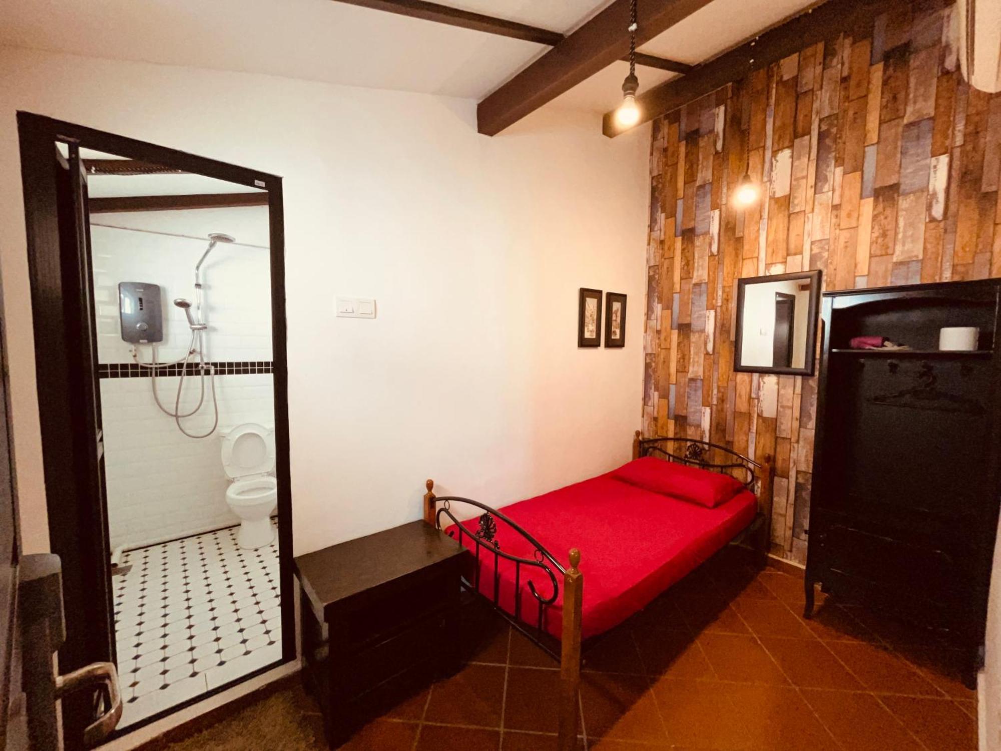 New Great Shanghai Female Hostel Джордж Таун Екстериор снимка